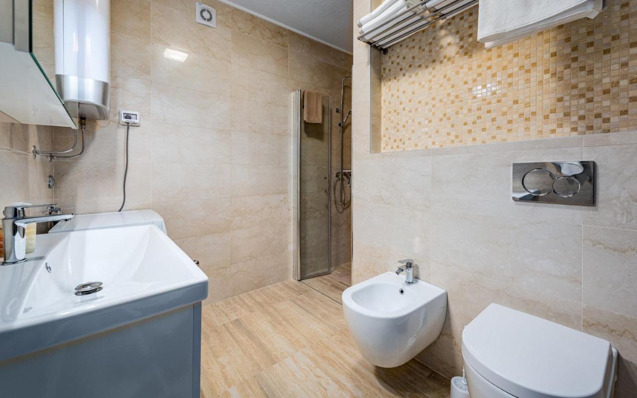 Punta Mary House With Apartment Umag Ngoại thất bức ảnh